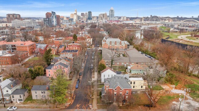 Building Photo - 734 Garrard St