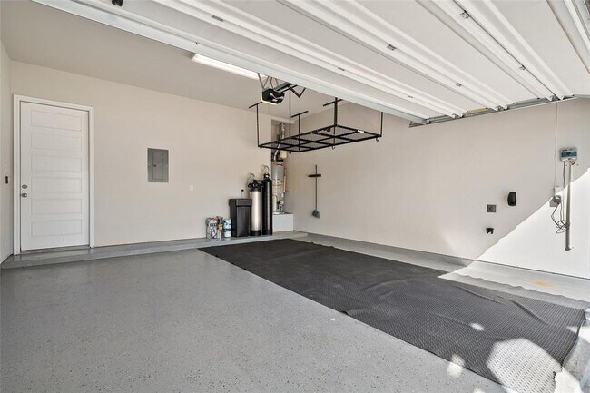 Building Photo - 2909 Zelma Dr