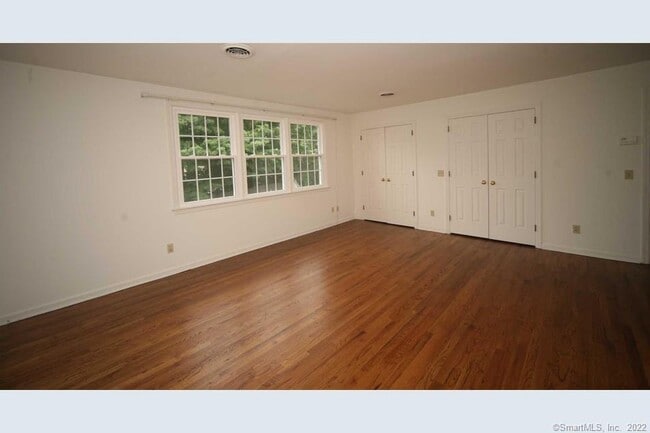 Building Photo - 37 Maple St