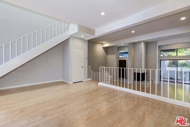 Building Photo - 1560 Michael Ln