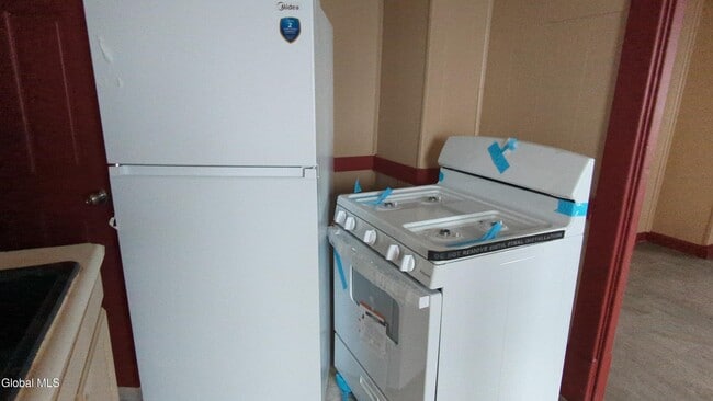 Building Photo - 75 Park St