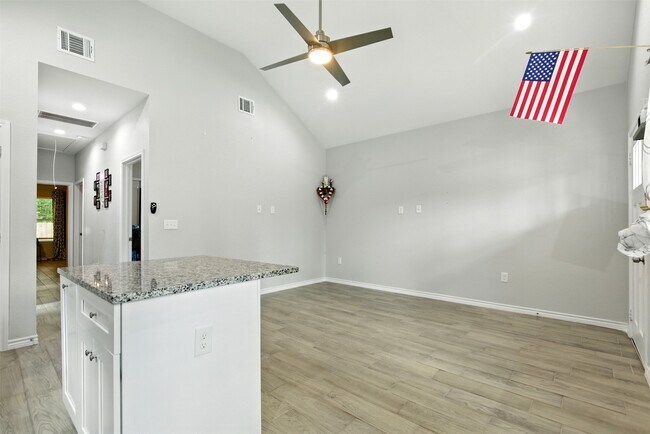 Building Photo - 352 Westchase St