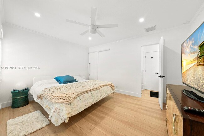 Building Photo - 424 Alamanda Dr