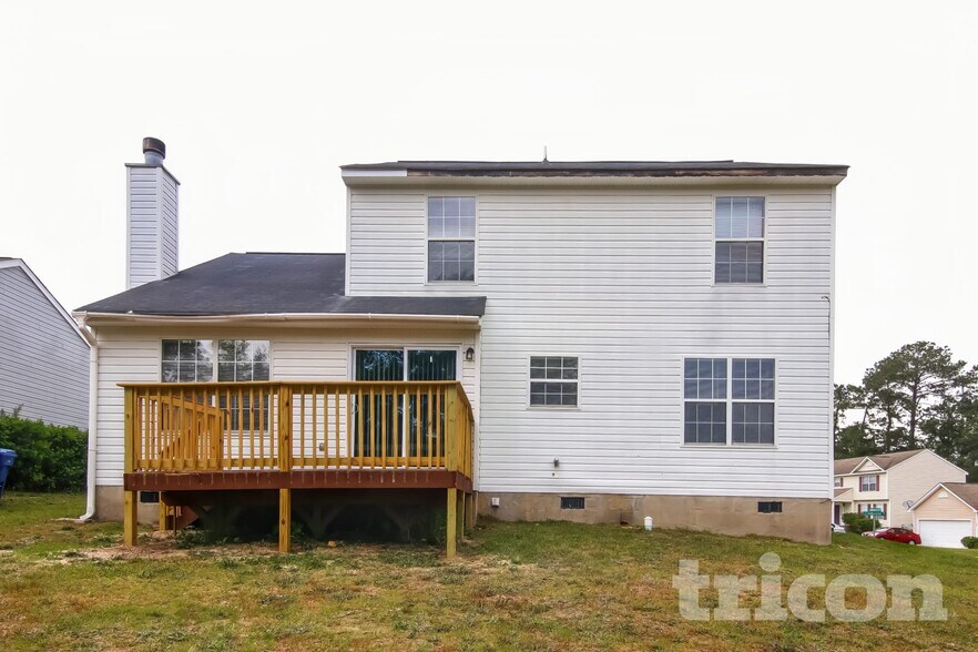 Building Photo - 160 Saddleridge Rd