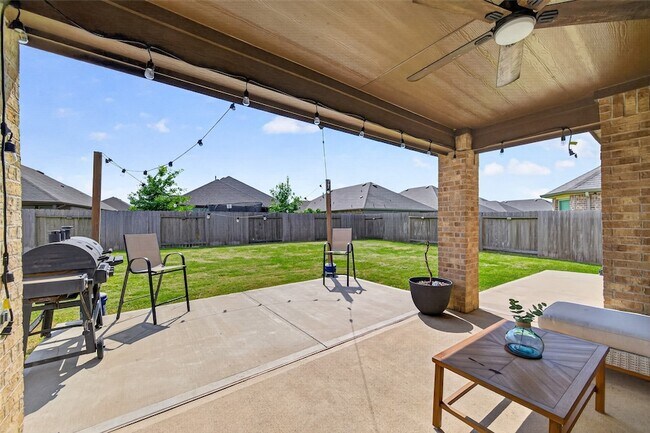 Building Photo - 16307 Rockdale Landing Dr