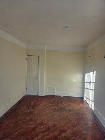 Building Photo - 1393 Troy Ave