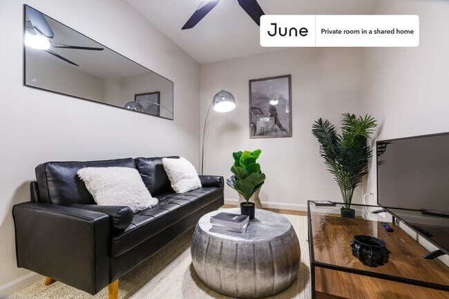 Building Photo - Room in Shared 3 bed/1 bath home
