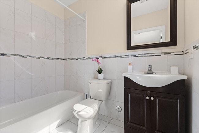 Building Photo - 23 Reynolds Ave