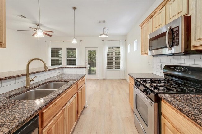 Building Photo - 4803 Pecan Springs Rd