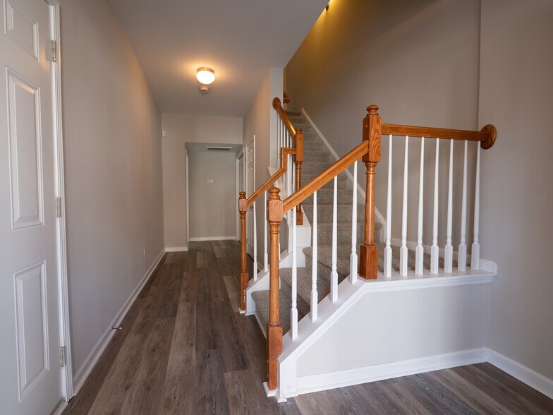 Building Photo - 14136 Winford Ln