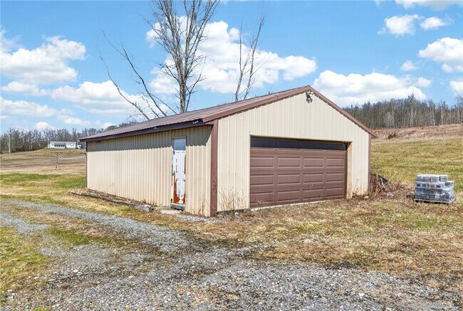 Building Photo - 999 Salmon Creek Rd