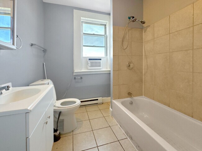 Building Photo - 1812 McCulloh St