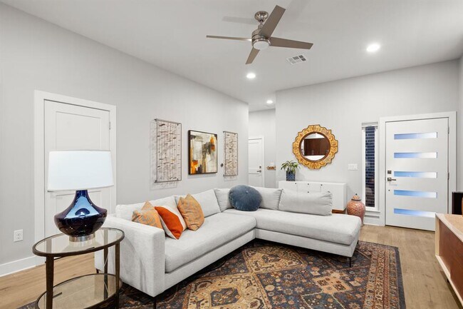 Building Photo - 3905 Clawson Rd