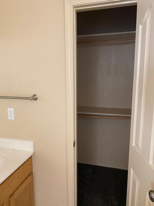 Building Photo - 11884 Auburn Sands Dr