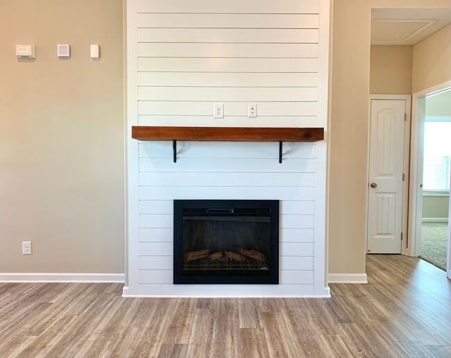Building Photo - 432 Ayden Ln