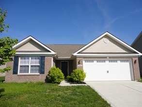 Building Photo - 4660 Amesbury Pl