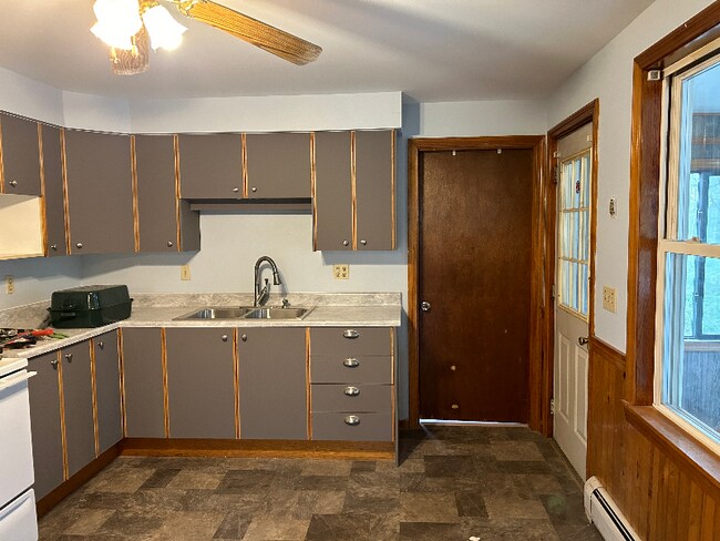 Building Photo - 40 Elliott Ave