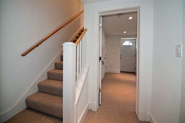 Building Photo - 701 Florida Ave NE