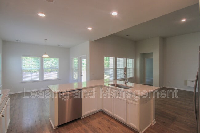 Building Photo - 150 Daniels Creek Cir