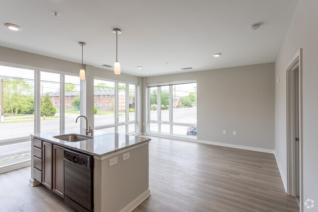 Interior Photo - 12th & Wedgewood