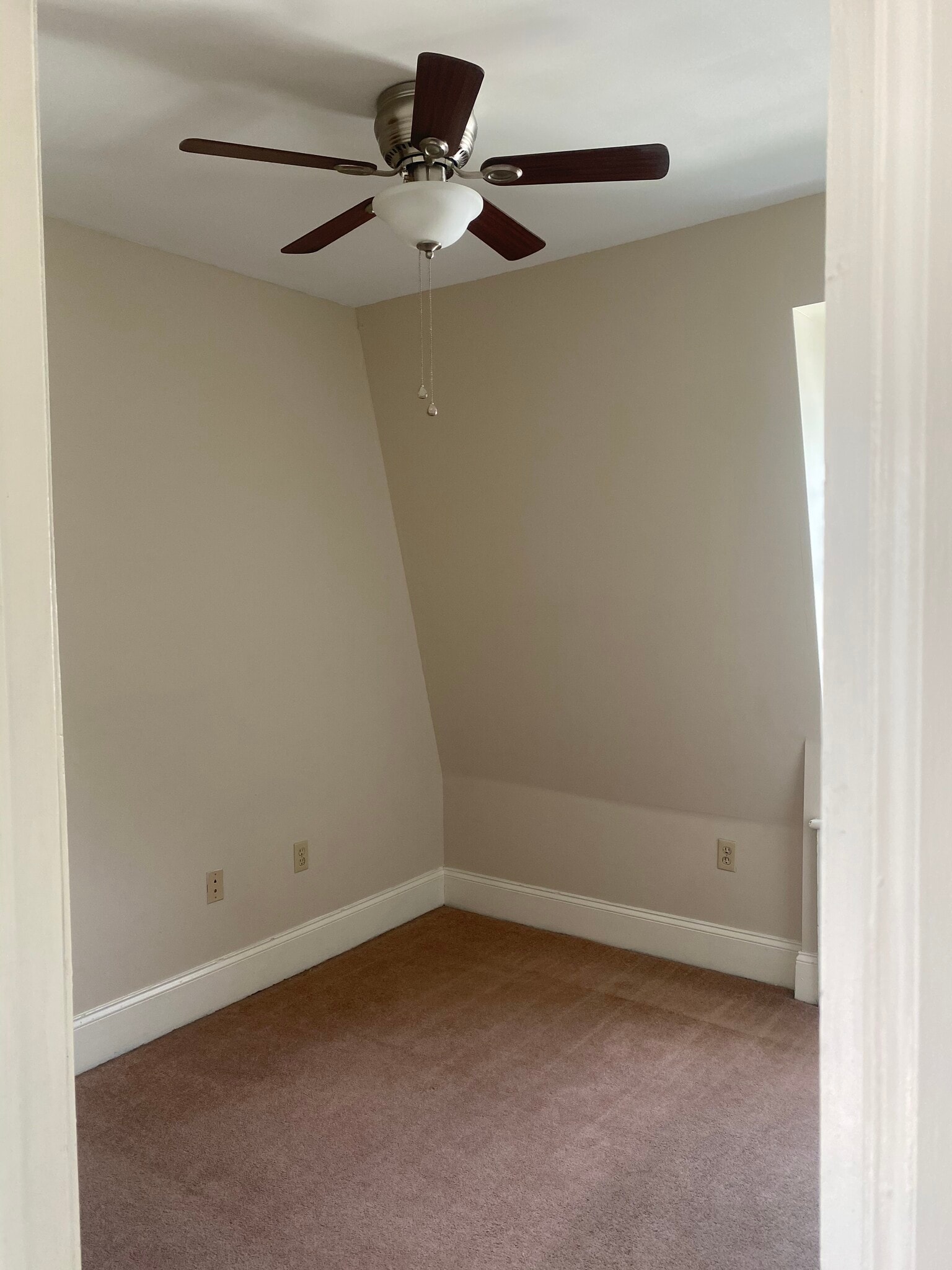 Building Photo - 1108 W 4th St