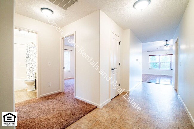 Building Photo - 12595 Shearwater Run