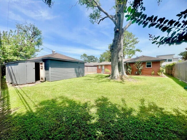 Building Photo - 6417 Lindyann Ln
