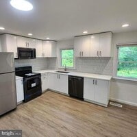 Building Photo - 1760 N Wales Rd