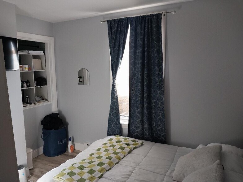 Building Photo - 4 Union Ave