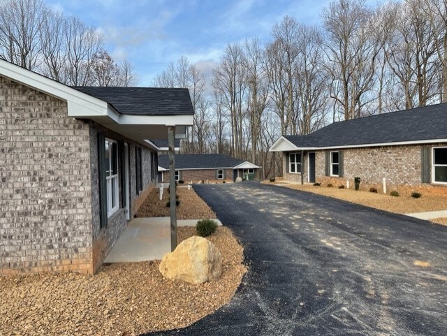 Building Photo - 69 McMurtry Rd