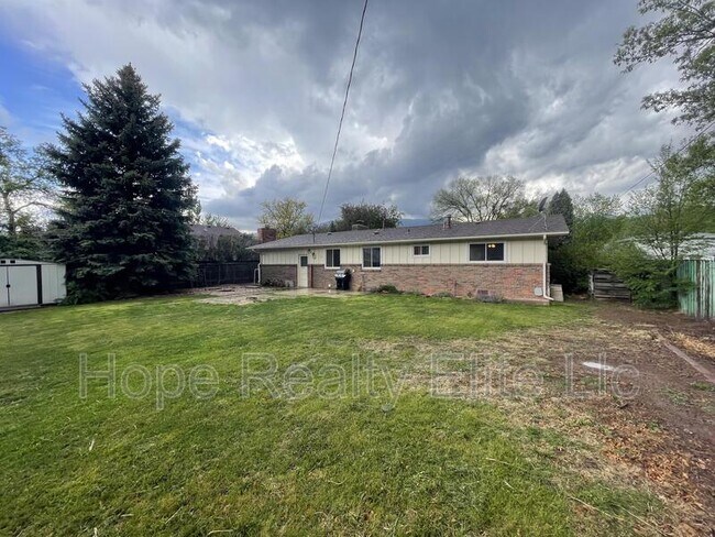 Building Photo - 1219 Whitehouse Dr