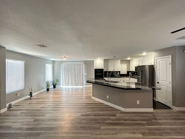 Building Photo - Desirable Split-Level 4-Bedroom Home in Southwest!