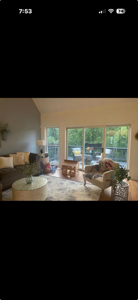 Building Photo - 1722 Bennington Dr