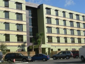 Building Photo - 701 S Madison Ave
