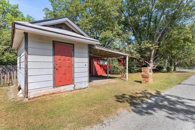 Building Photo - 259 Hiland Ln