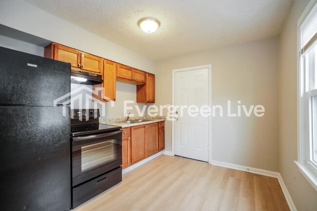 Building Photo - 3081 Grasmere Ave