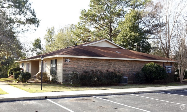 Building Photo - Village at Meadowview