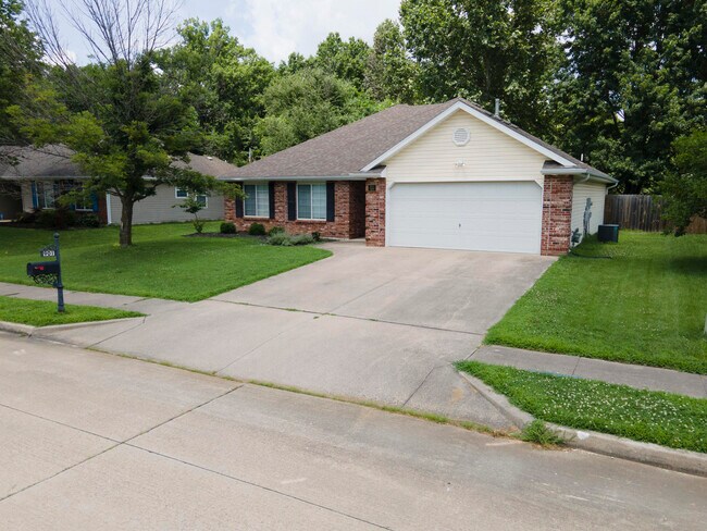 Building Photo - 901 Norman Dr