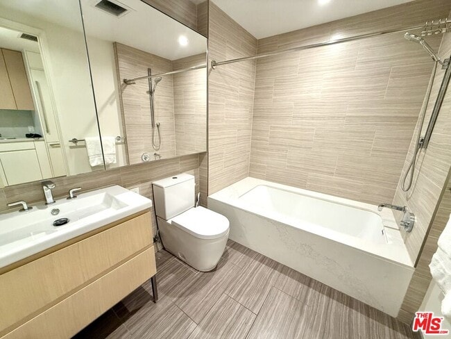 Building Photo - 877 Francisco St