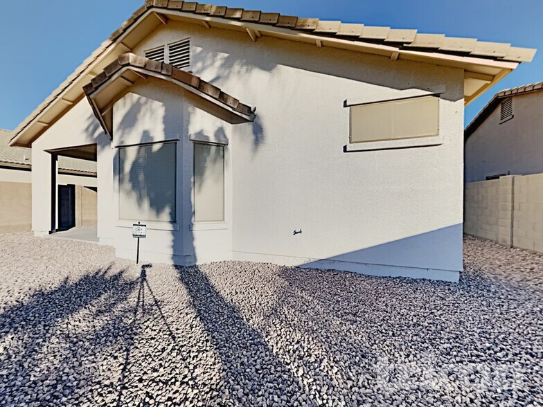 Building Photo - 117 S 125th Ave