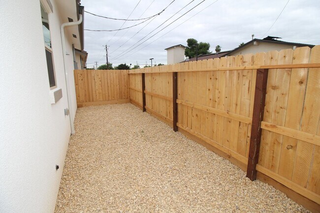 Building Photo - BRAND NEW 2BED/2BATH with SOLAR - Clinton/Arthur