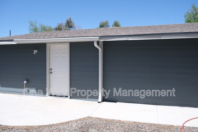 Building Photo - 1412 7th Ave
