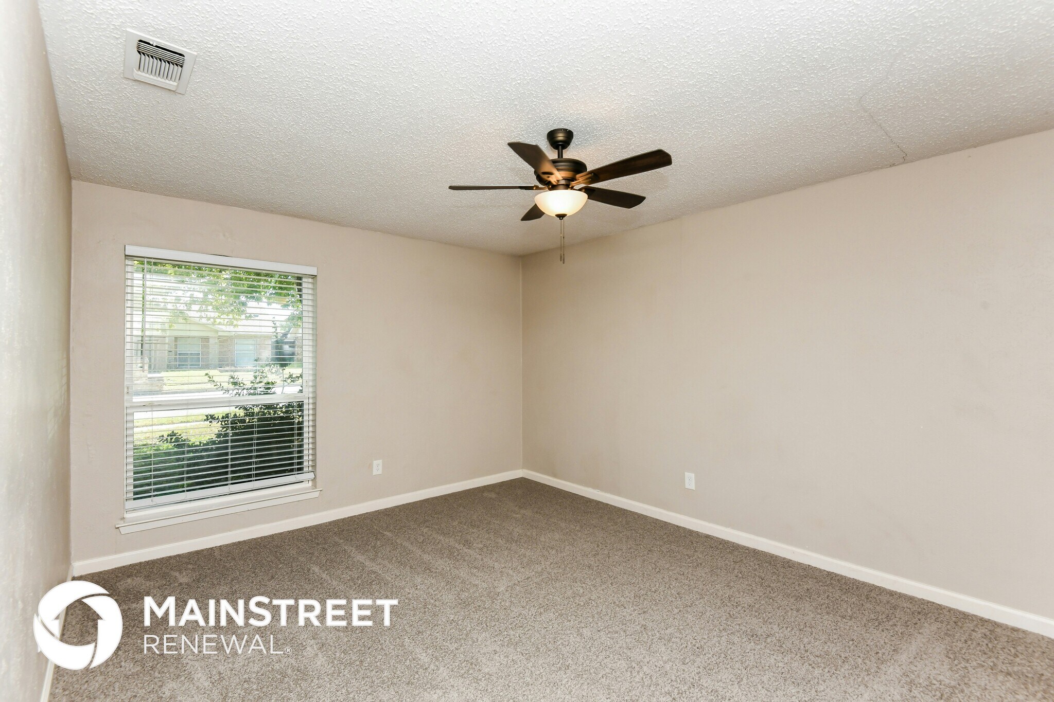 Building Photo - 1905 Christopher Dr