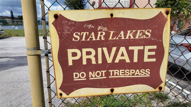 Building Photo - 18900 NE 3rd Ct