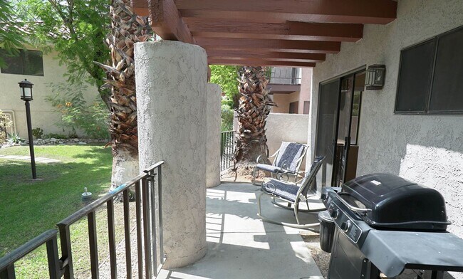 Building Photo - Beautifully Furnished Condo with Mountain Views
