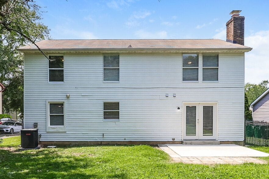 Building Photo - 3204 Old House Cir