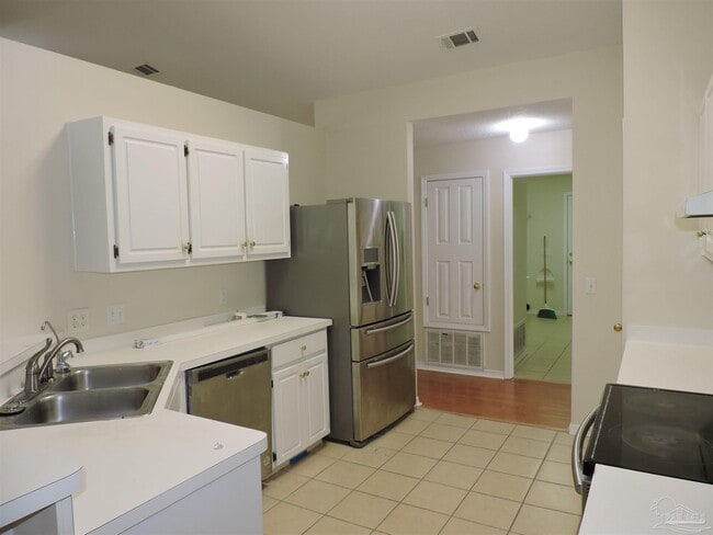 Building Photo - 2145 Jarrod Dr