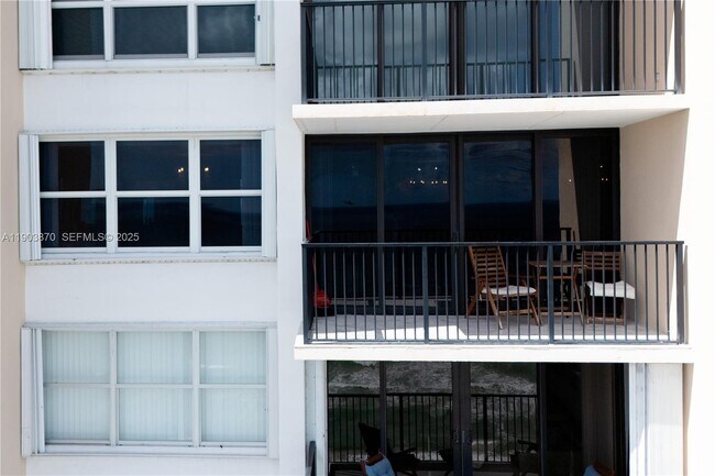 Building Photo - 2101 S Ocean Dr