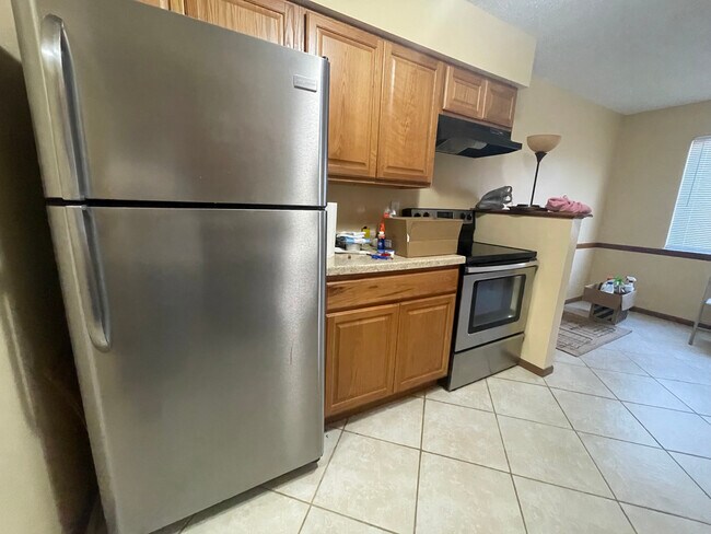 Kitchen - 44 Providence Dr