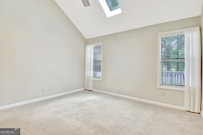 Building Photo - 303 Calgary Dr